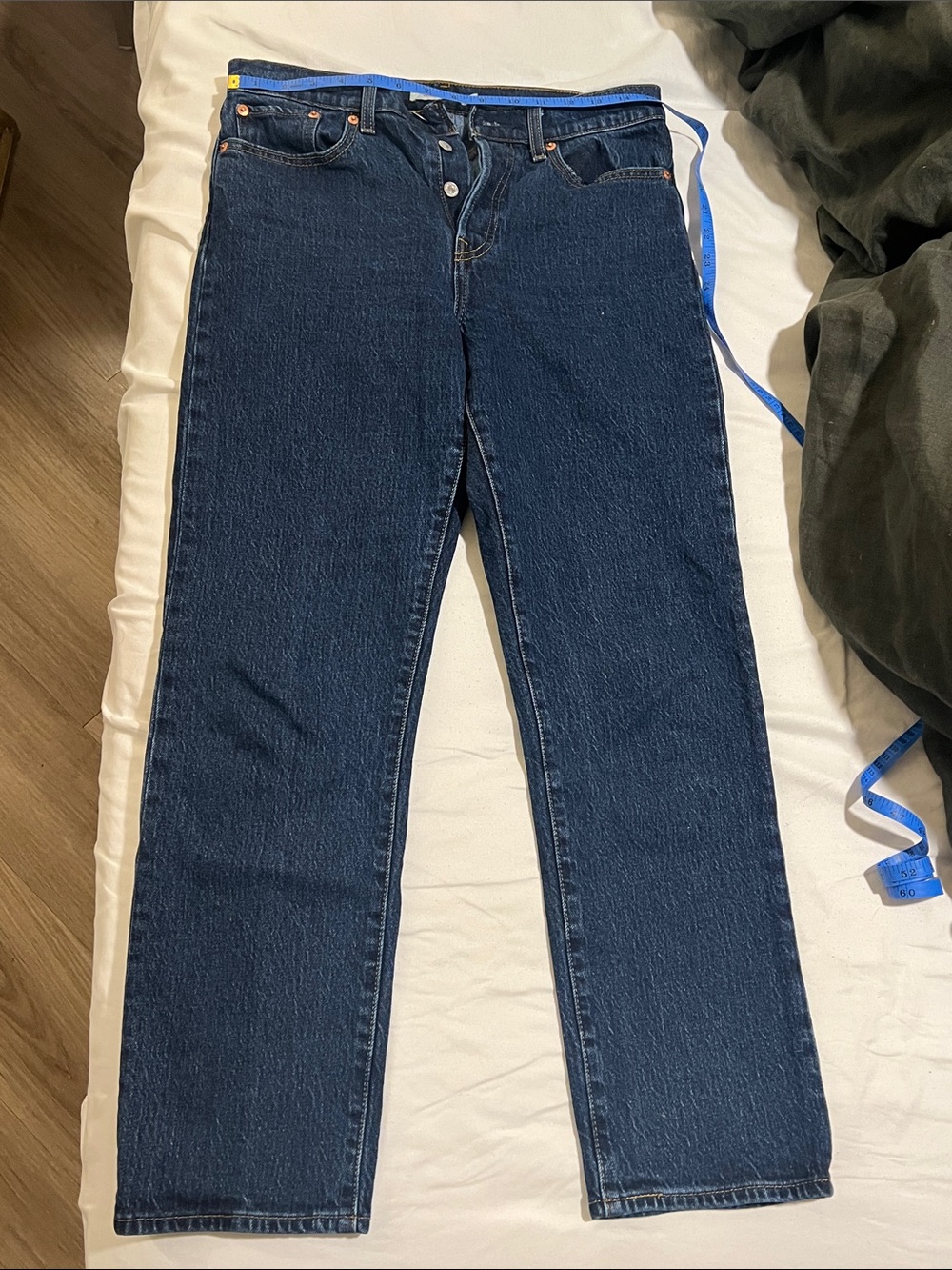 Levis wedgie straight jeans size 28